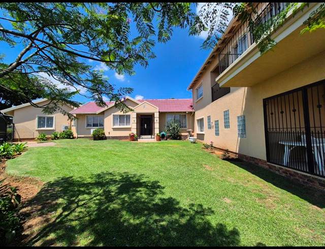 6 BEDROOM HOUSE FOR SALE IN ELANDSPARK